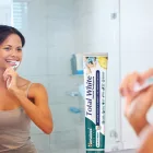Himalaya Herbals Gum Expert Total White gyógynövényes fogkrém 100 ml